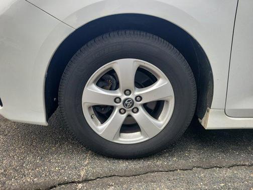 2019 Toyota Sienna LE
