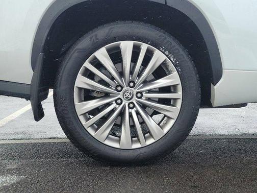 2023 Toyota Highlander Platinum
