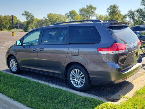 2013 Toyota Sienna XLE