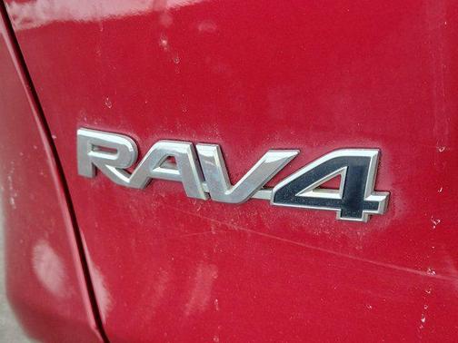 2021 Toyota RAV4 Hybrid SE