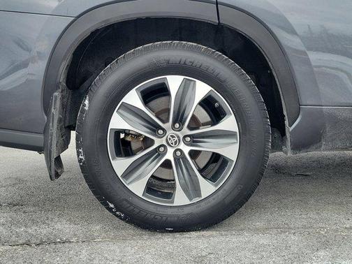 2020 Toyota Highlander Hybrid XLE