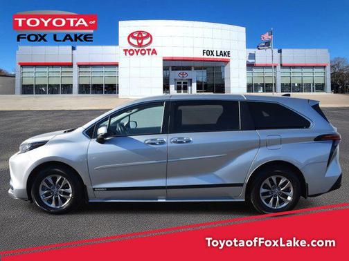 2021 Toyota Sienna XLE 8 Passenger