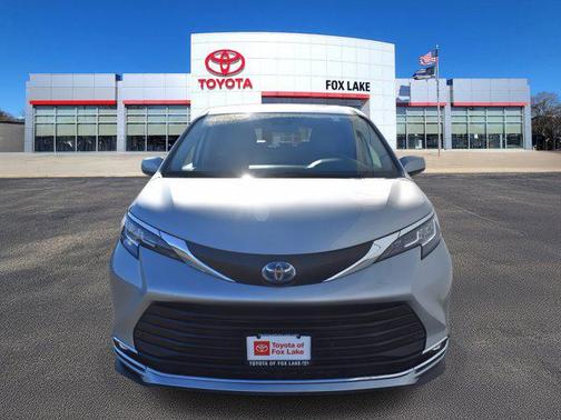 2021 Toyota Sienna XLE 8 Passenger