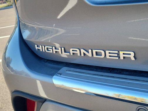 2025 Toyota Highlander Hybrid Platinum