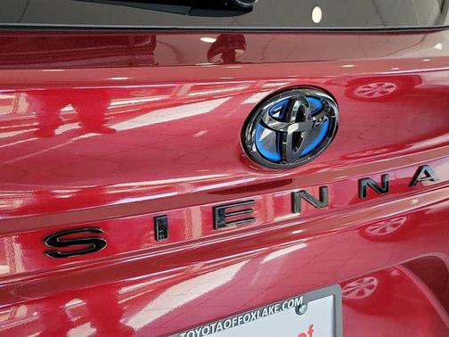 2025 Toyota Sienna XSE 7 Passenger