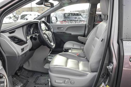 2018 Toyota Sienna XLE