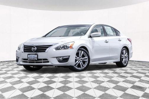Pearl White 2013 Nissan Altima 3.5 S