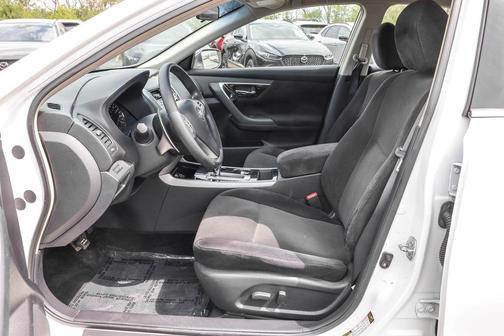 Pearl White 2013 Nissan Altima 3.5 S
