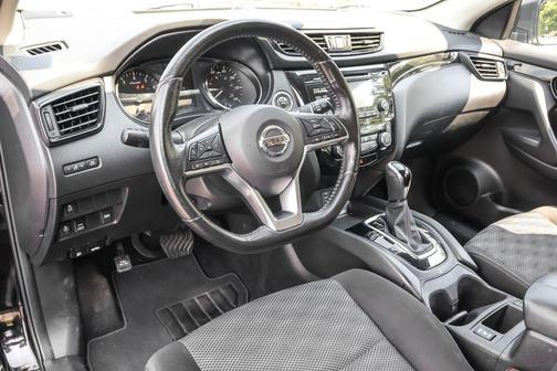 2017 Nissan Rogue Sport SV