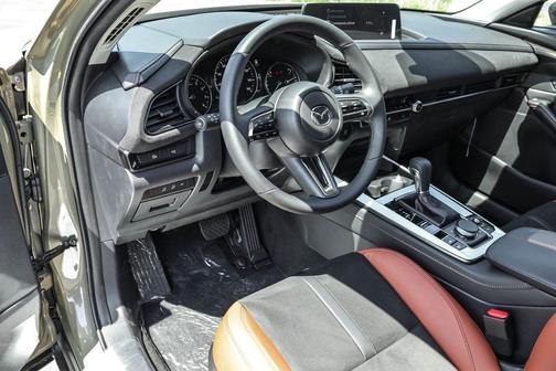 2025 Mazda CX-30 2.5 Carbon Turbo