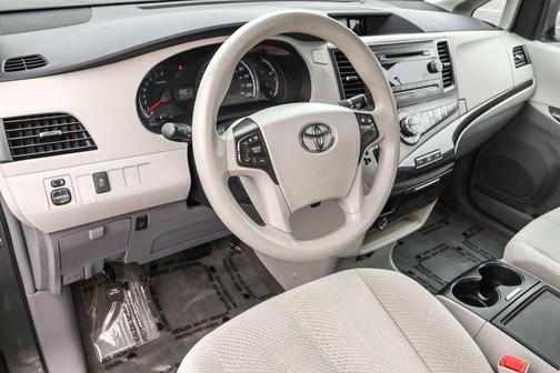 2014 Toyota Sienna LE
