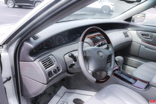 2004 Toyota Avalon XL