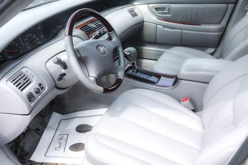 2004 Toyota Avalon XL