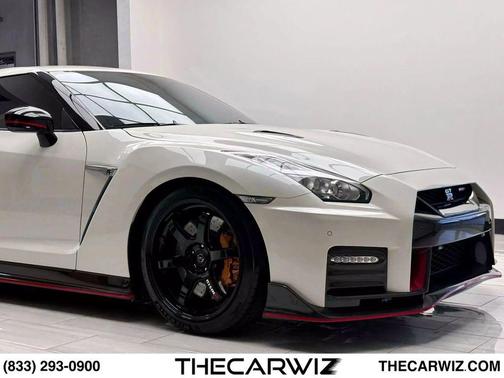 Pearl White 2018 Nissan GT-R NISMO