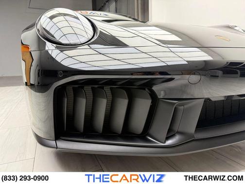 2025 Porsche 911 Carrera 4 GTS