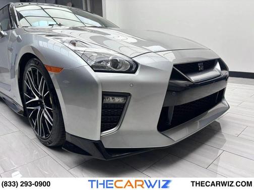 Super Silver QuadCoat 2023 Nissan GT-R Premium Dual-clutch 6-Speed Transmission