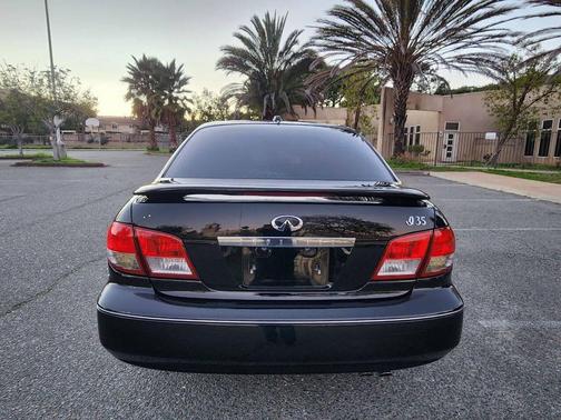 2004 INFINITI I35 Luxury