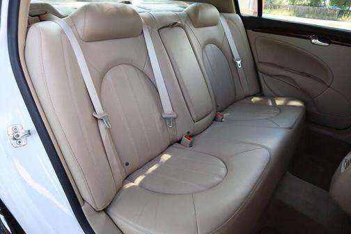 White 2007 Buick Lucerne CXL