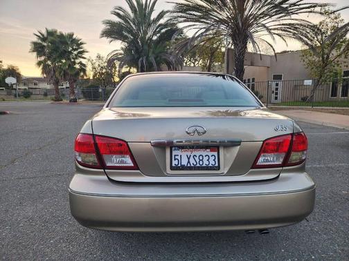 2004 INFINITI I35 Luxury
