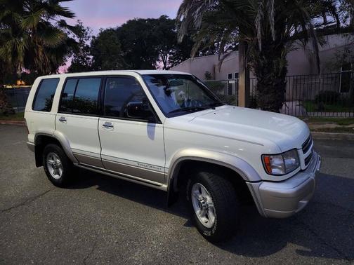 2002 Isuzu Trooper LS