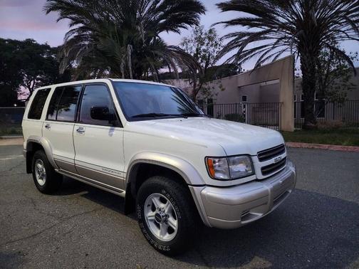 2002 Isuzu Trooper LS