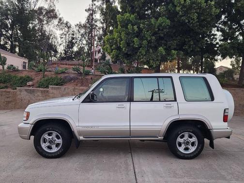 2002 Isuzu Trooper LS