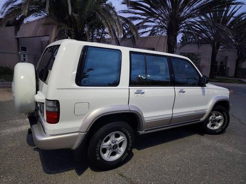 2002 Isuzu Trooper LS