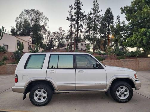 2002 Isuzu Trooper LS