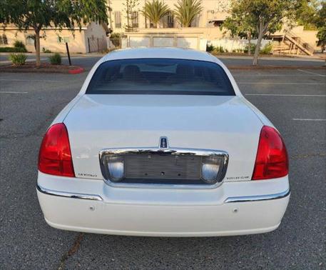 2003 Lincoln Town Car Signature