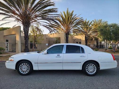 2003 Lincoln Town Car Signature