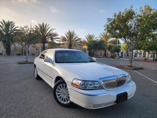 2003 Lincoln Town Car Signature
