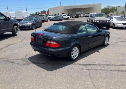 Charcoal Gray 2002 Mercedes-Benz CLK-Class 320 Cabriolet