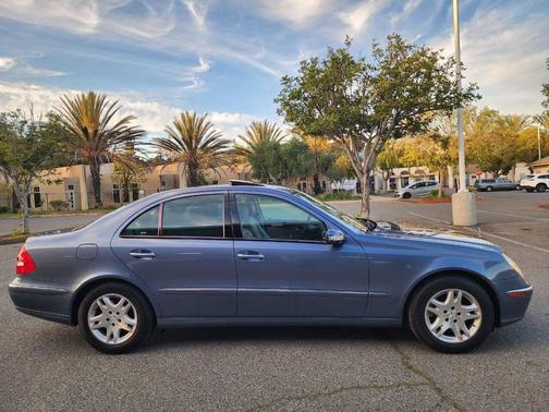 2005 Mercedes-Benz E-Class E 320 4dr Sedan
