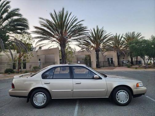1994 Nissan Maxima SE