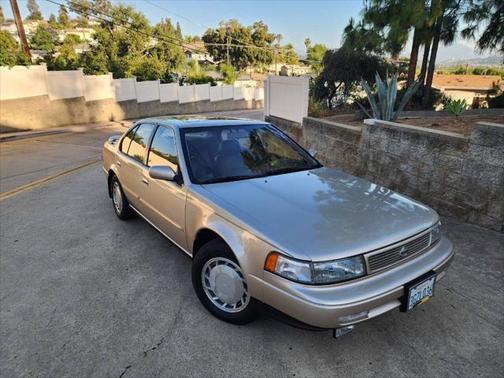 1994 Nissan Maxima SE