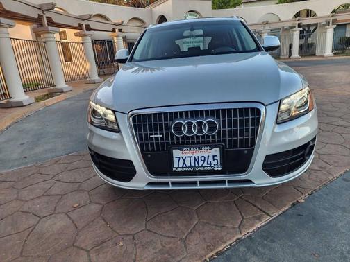 Ice Silver Metallic 2012 Audi Q5 2.0T Premium Plus