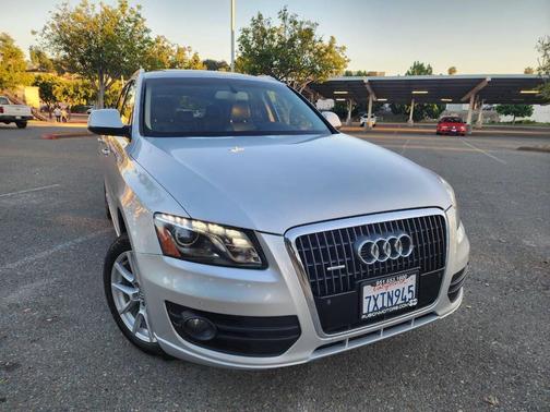 Ice Silver Metallic 2012 Audi Q5 2.0T Premium Plus