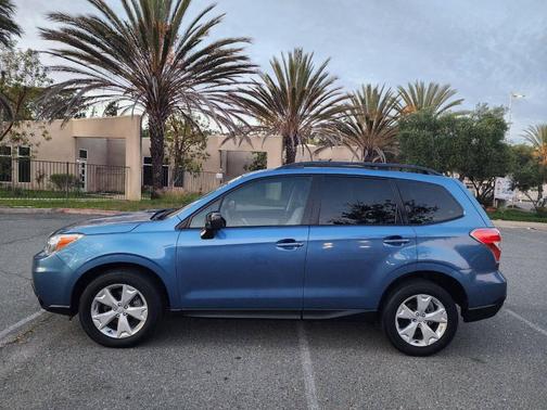 2015 Subaru Forester 2.5i