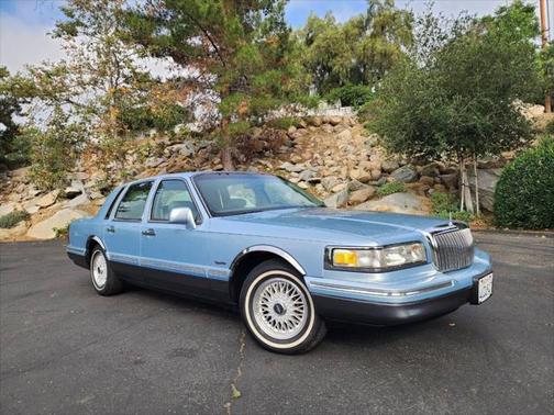 1997 Lincoln Town Car Signature