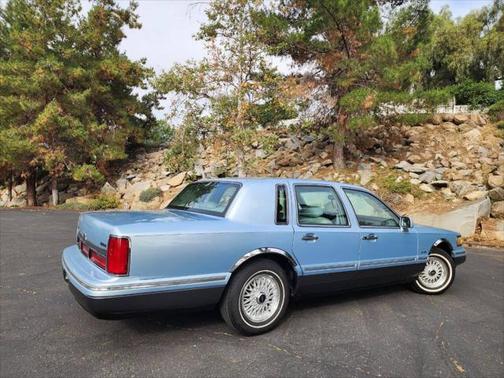 1997 Lincoln Town Car Signature