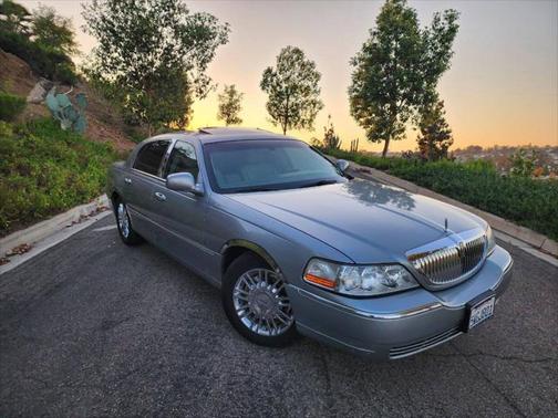 2006 Lincoln Town Car Signature