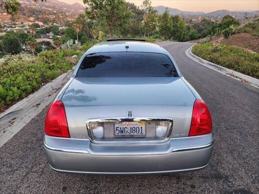 2006 Lincoln Town Car Signature