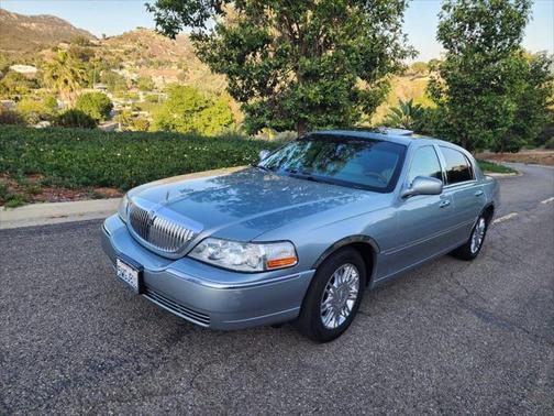 2006 Lincoln Town Car Signature