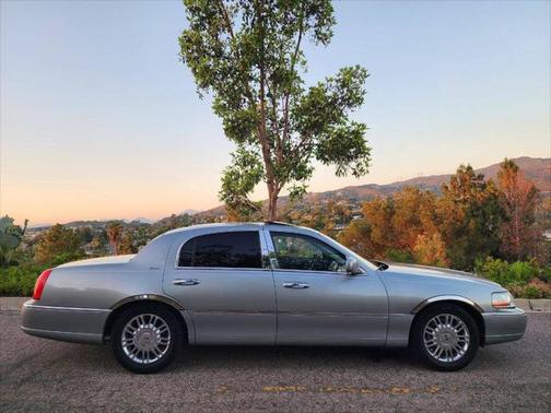 2006 Lincoln Town Car Signature