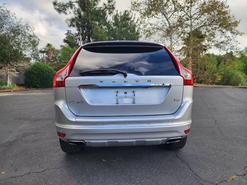2016 Volvo XC60 T5 Drive-E Premier