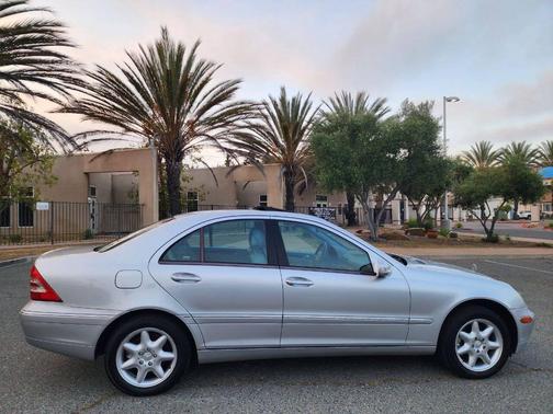 2001 Mercedes-Benz C-Class C 320 4dr Sedan