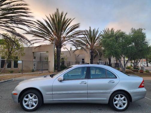 2001 Mercedes-Benz C-Class C 320 4dr Sedan