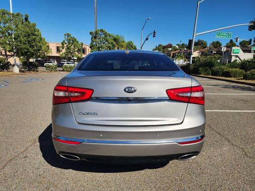 2014 Kia Cadenza Premium