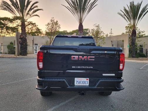 Onyx Black 2023 GMC Sierra 1500 Elevation