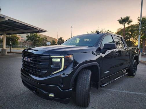 Onyx Black 2023 GMC Sierra 1500 Elevation